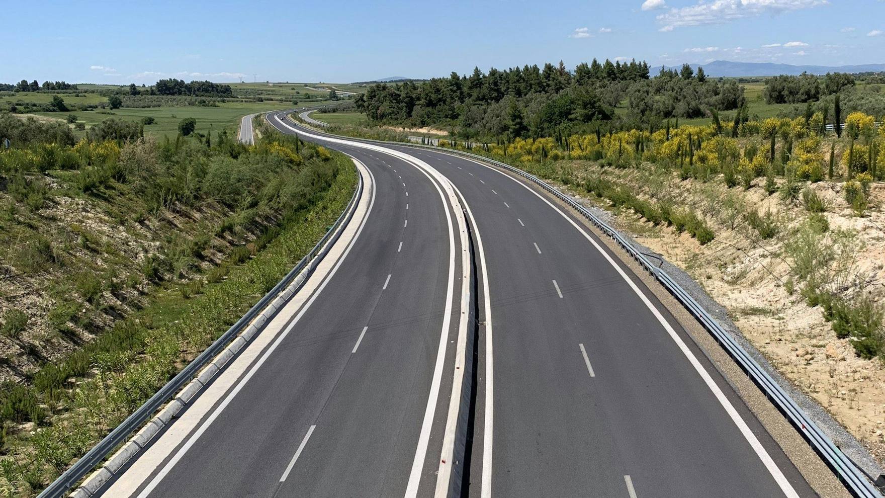 Autobahn – unterwegs zum Flughafen Frankfurt